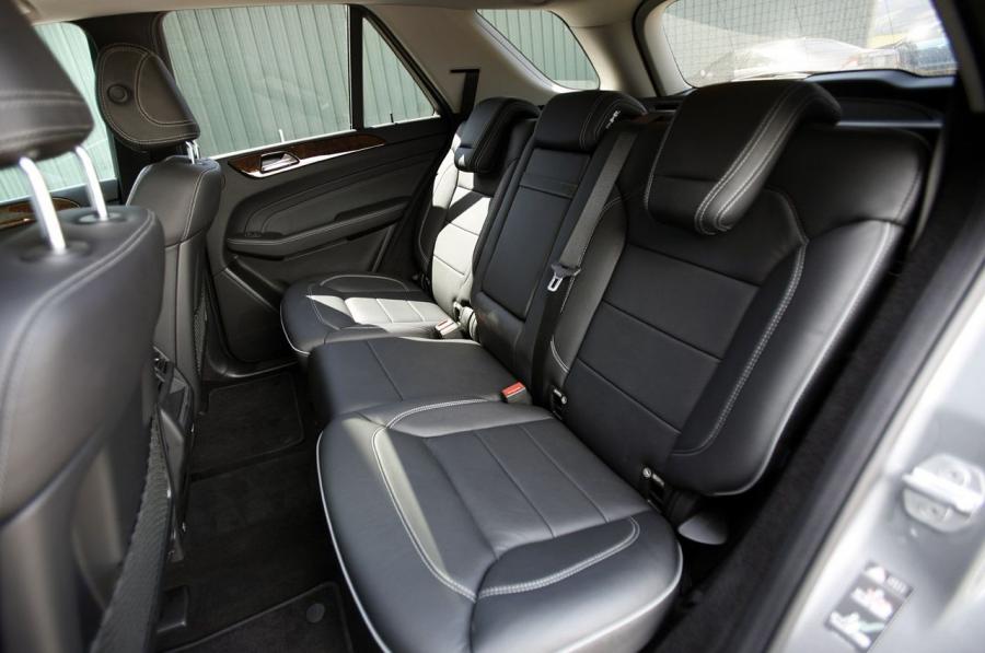  Mercedes-Benz ML350 BlueTEC 4Matic 2012 года  (фото 7 из 43)